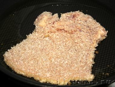 Шницель из свинины на косточке с грибным соусом. Фото 7