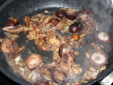 Шницель из свинины на косточке с грибным соусом. Фото 12
